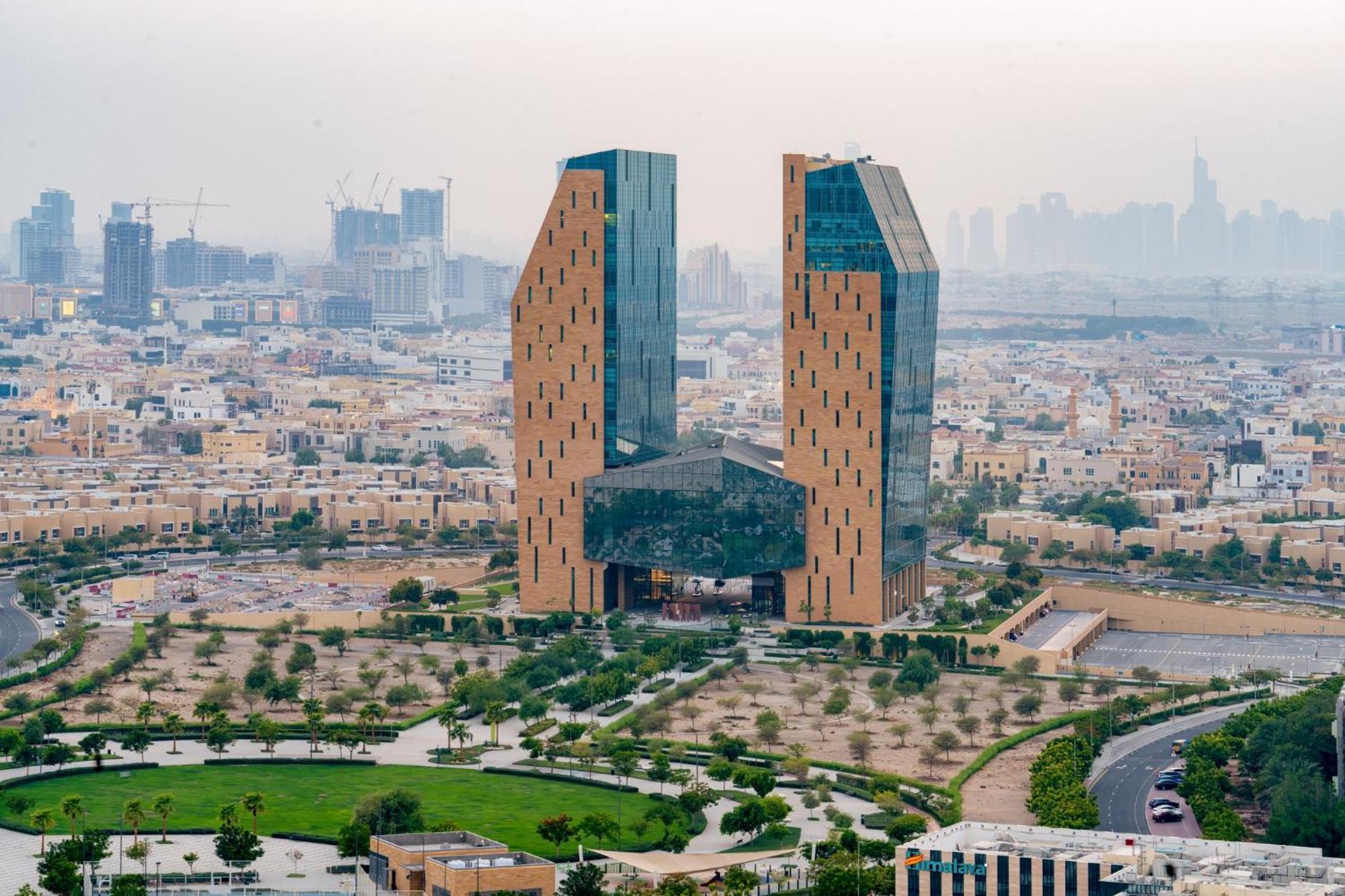 Holiday Inn & Suites - Dubai Science Park, An Ihg Hotel Exterior photo